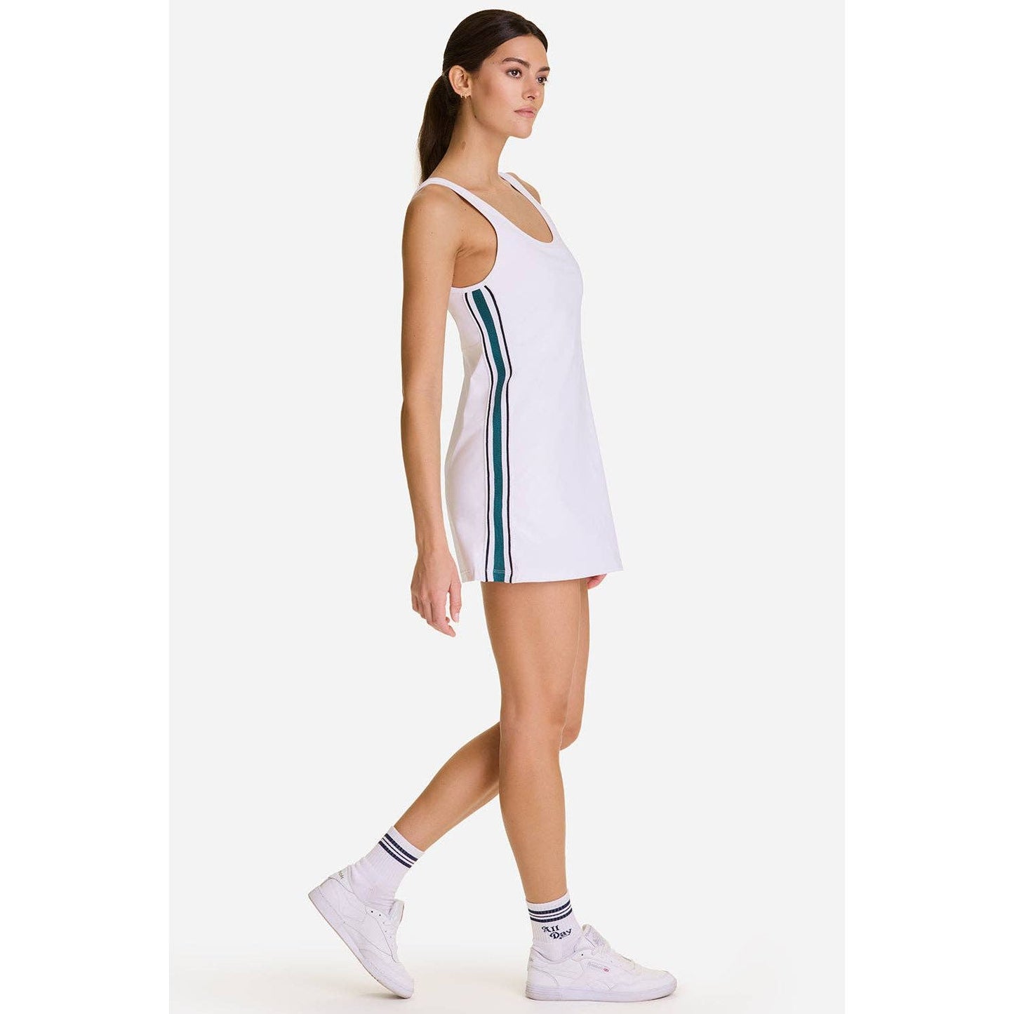 Set Dress: White