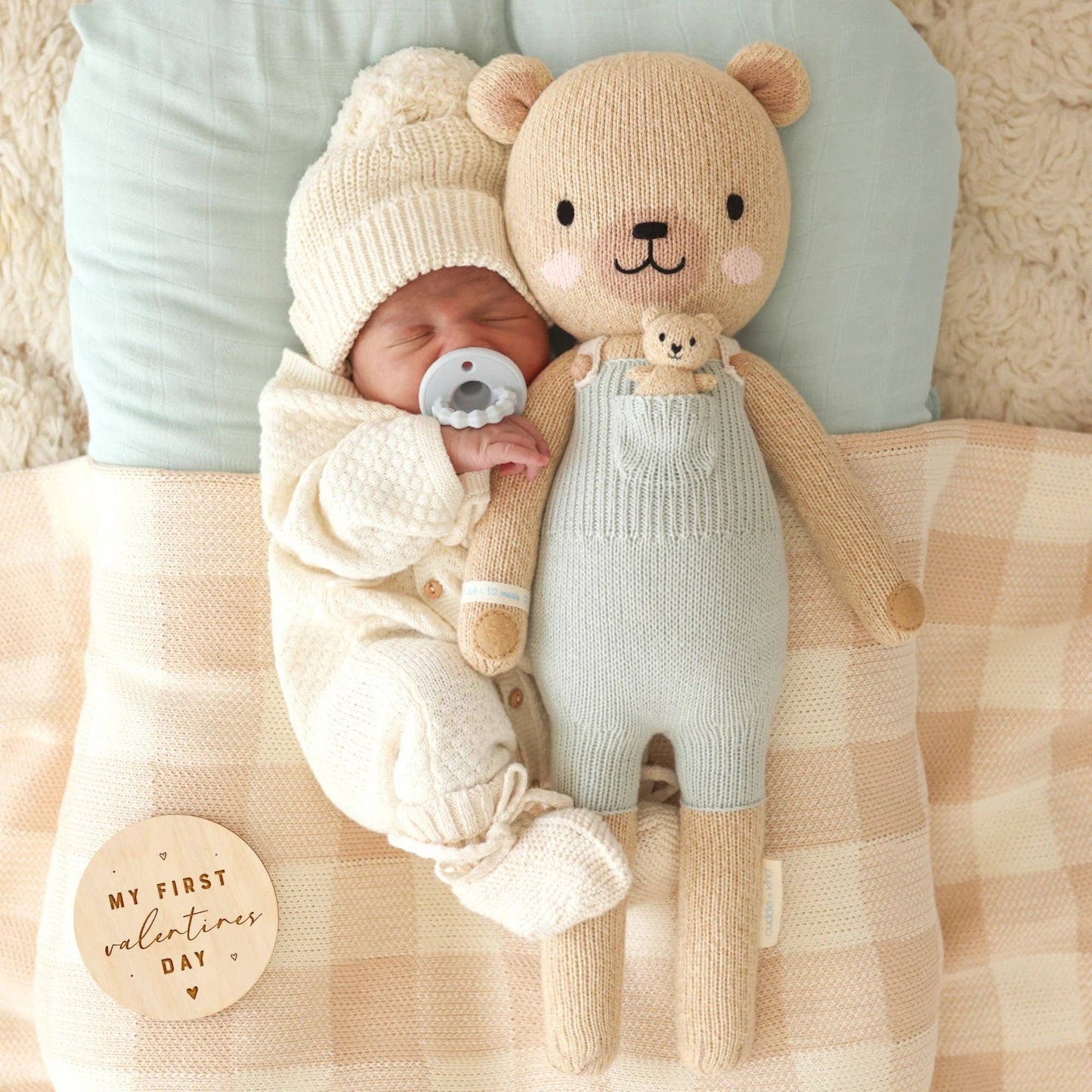 Alexander the honey bear: Little - 13"