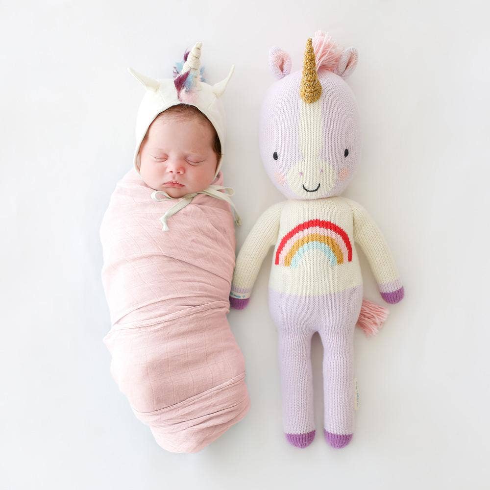 Zoe the unicorn, gives 10 meals: Little - 13"